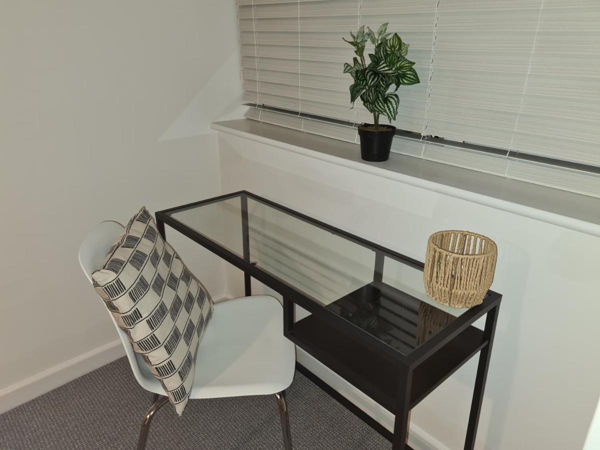 Superb Modern Flat In Northampton, Parking &Ev Daire Dış mekan fotoğraf
