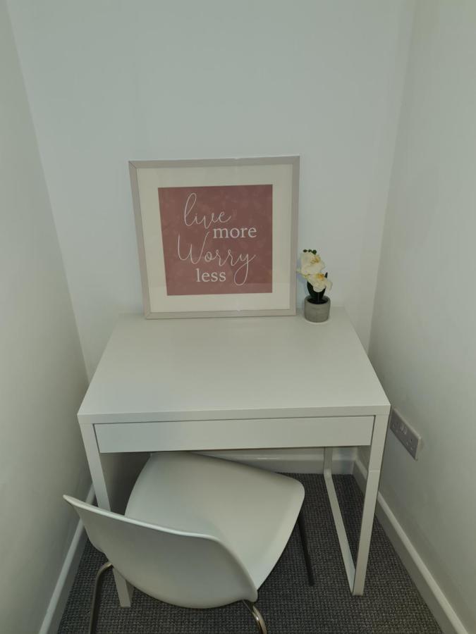 Superb Modern Flat In Northampton, Parking &Ev Daire Dış mekan fotoğraf