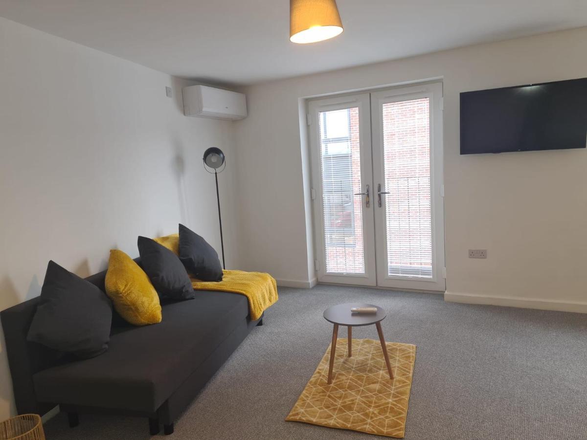 Superb Modern Flat In Northampton, Parking &Ev Daire Dış mekan fotoğraf